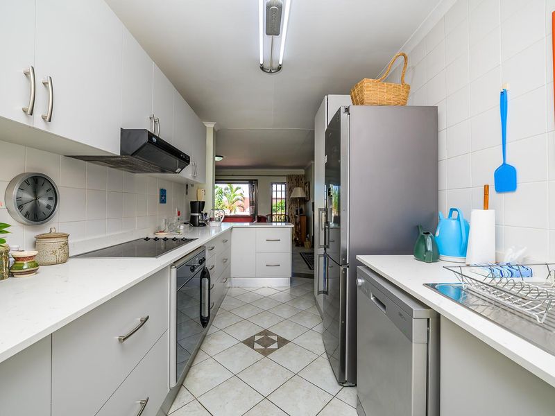 Hendra - Secure, Stylish & Perfectly Located – Durban North - Photo 4