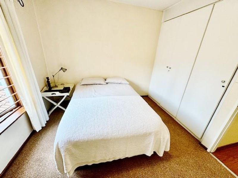 FULLY FURNISHED 2 BED 1 BATH TOWNHOUSE BENMORE - Photo 10