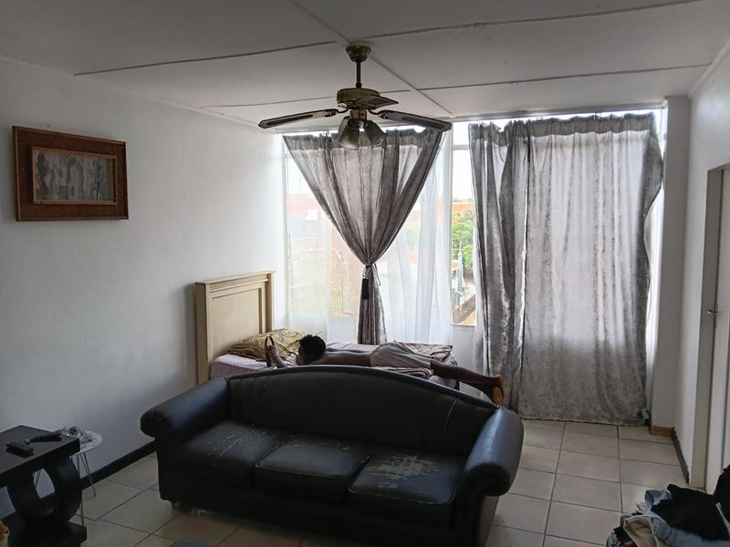 3 Bedroom Flat in Paarl Flats in Arcadia - Photo 8