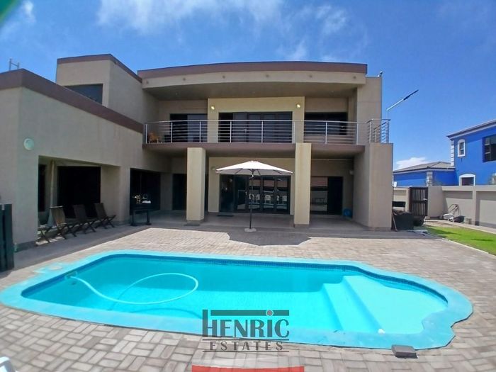 Property #2369088, House For Sale in Swakopmund Ext 9