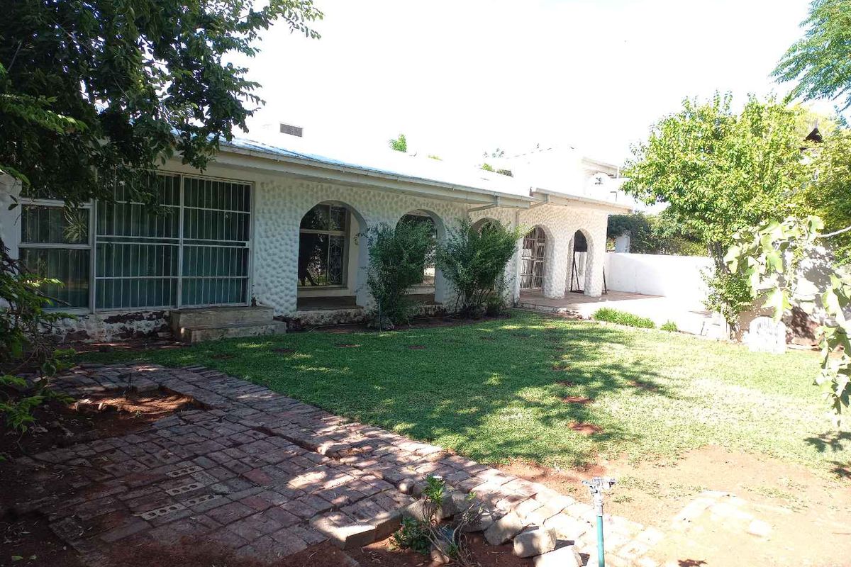 Lovely family home in a very popular area! - Photo 5