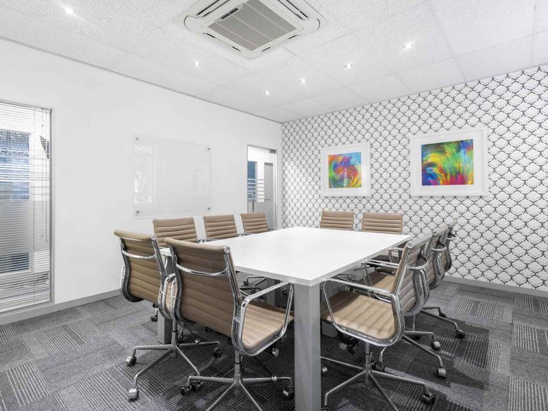 Find a professional address for your business in Regus Harbour View. - Photo 4