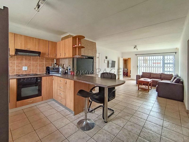 Meersig, Walvis Bay:  3 Bedr Unit in Meersig Heights is for Sale - Photo 4