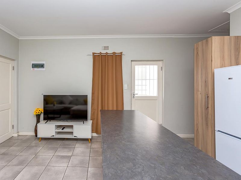 Perfect starter home or Investment - Photo 10