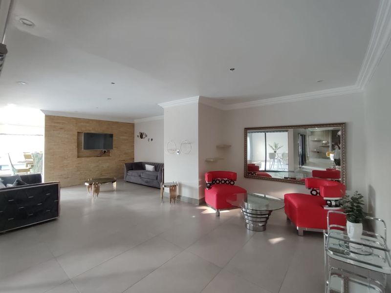 Massive Double storey house for sale in Heuwelsig Estate, Centurion - Photo 2