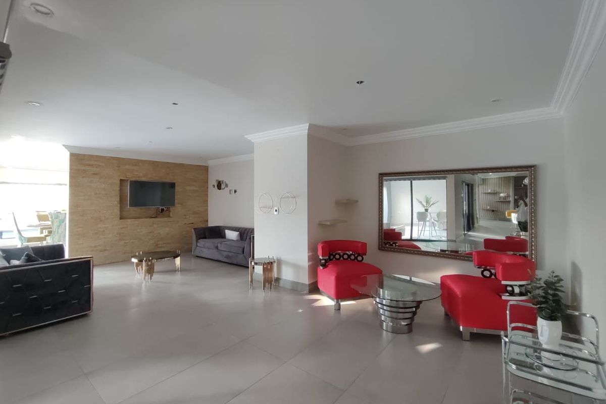 Massive Double storey house for sale in Heuwelsig Estate, Centurion - Photo 2