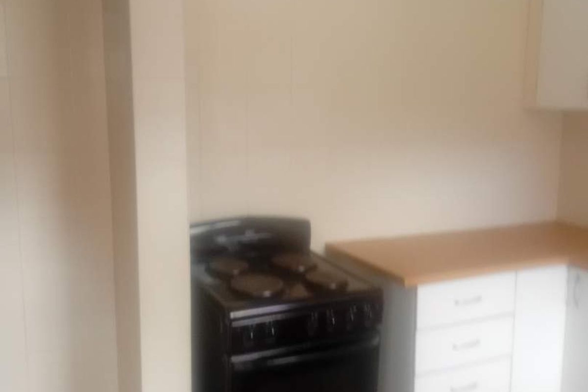 Ground floor two-bedroom flat to let in Benoni Central - Photo 3