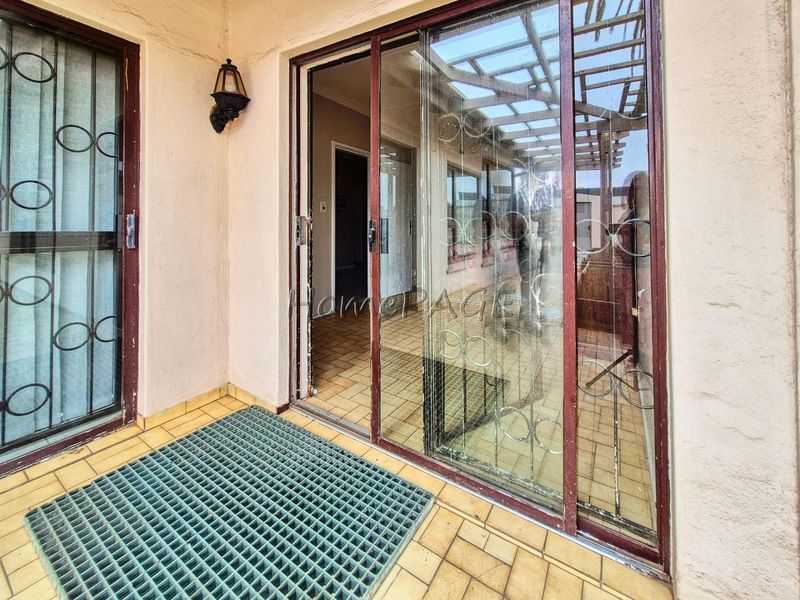 Hermes, Walvis Bay:  3 Bedroom home situated in a visible area, opposite businesses - Photo 3
