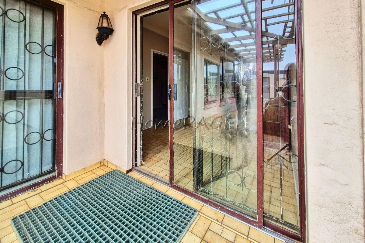 Hermes, Walvis Bay:  3 Bedroom home situated in a visible area, opposite businesses - Photo 3