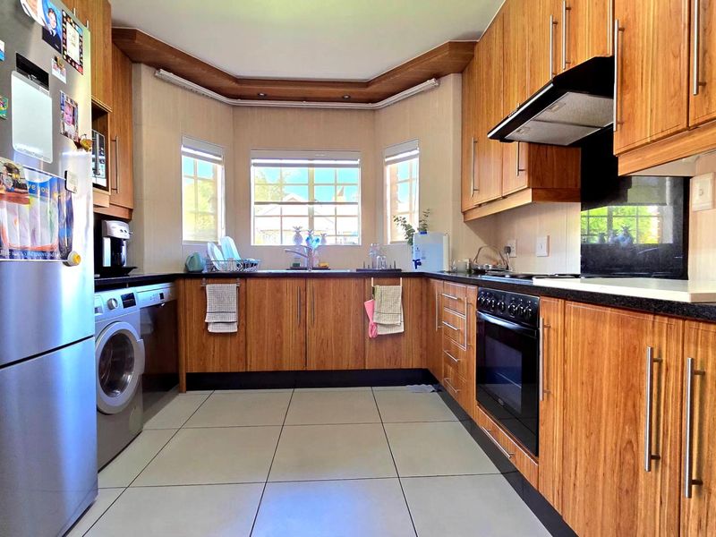 3 Bedroom Cluster for Sale in New Market - Photo 6
