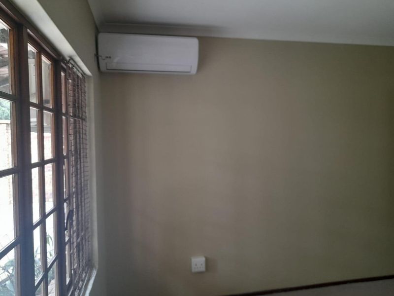 2 Bedroom Townhouse for Sale in High Street Mews - Photo 9