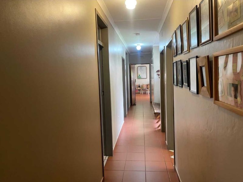 4 Bedroom House For Sale in Vanderbijlpark SE2 - Photo 3