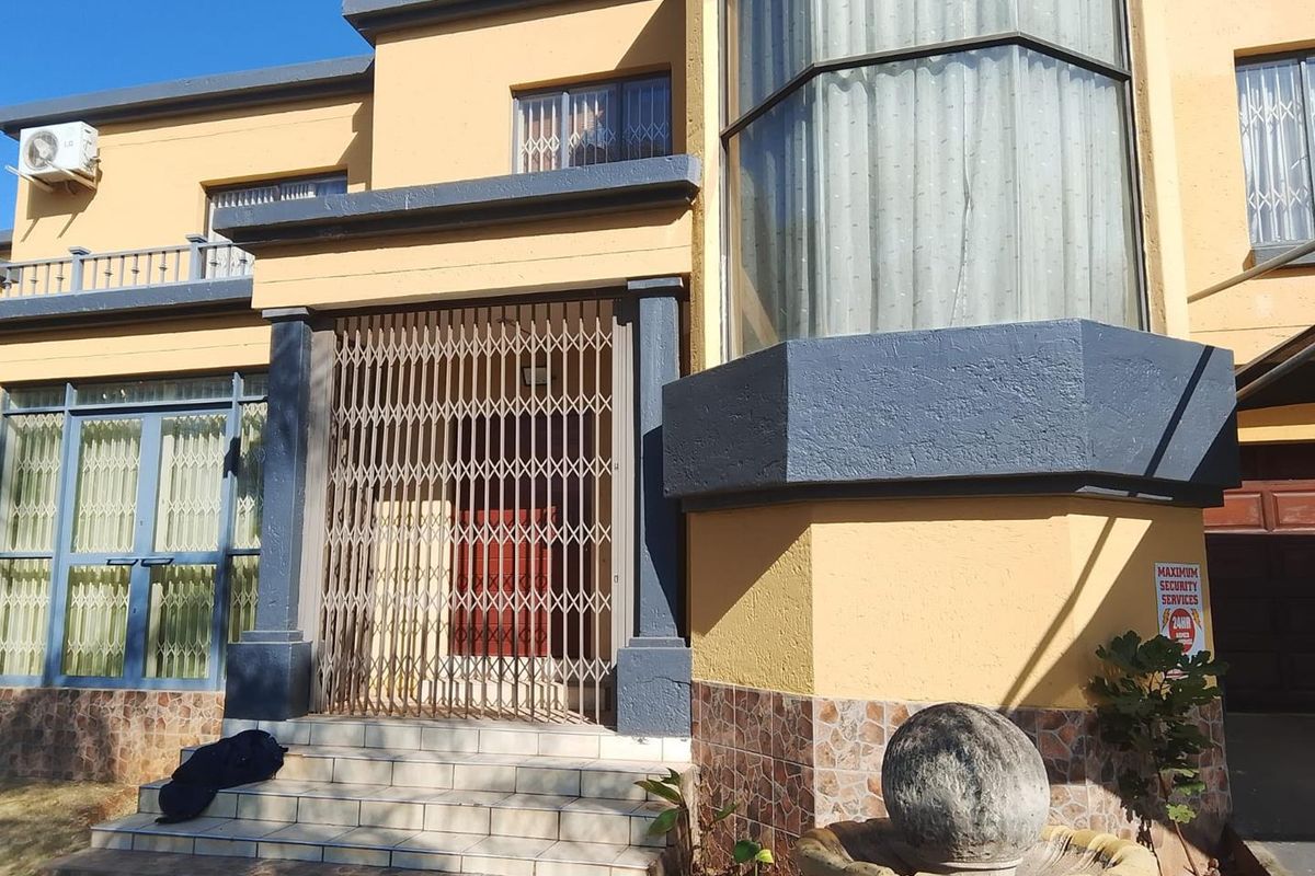 Stunning Four Bedroom Double Storey House in Amandasig - Photo 5