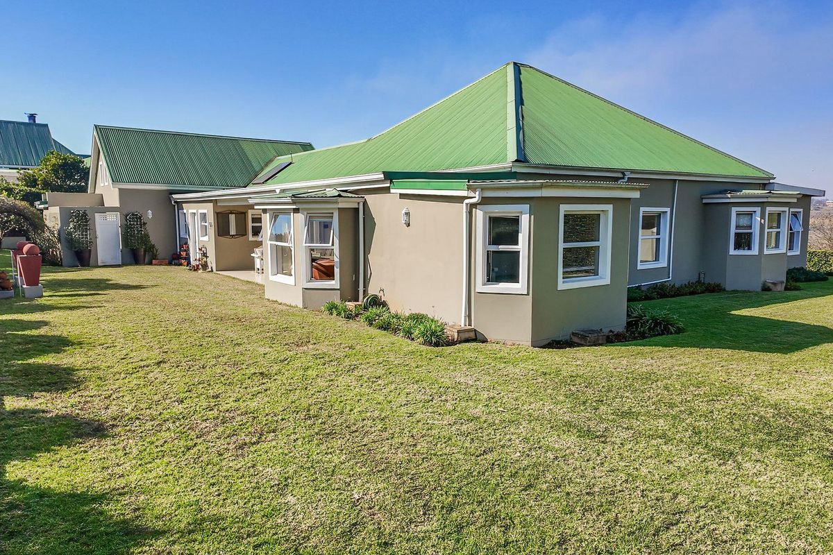 4 Bedroom Family Home with Farmland Views in Broadacres Estate, Howick - Photo 5