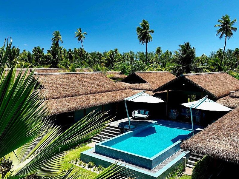 TURNKEY LUXURY- PRIVATE BEACH VILLA DESROCHES ISLAND - Photo 6