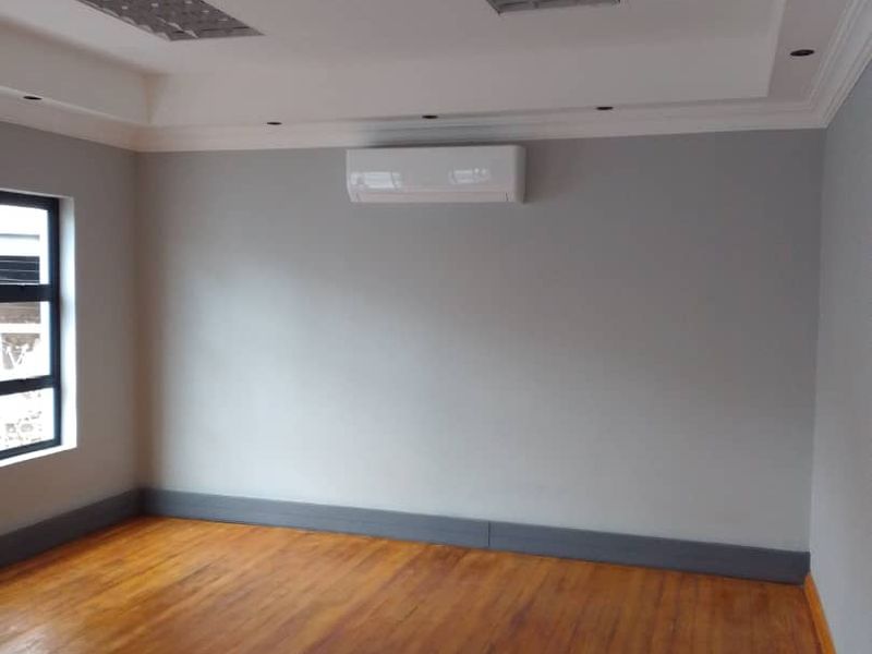 Prime Commercial Property for Rent - Photo 4