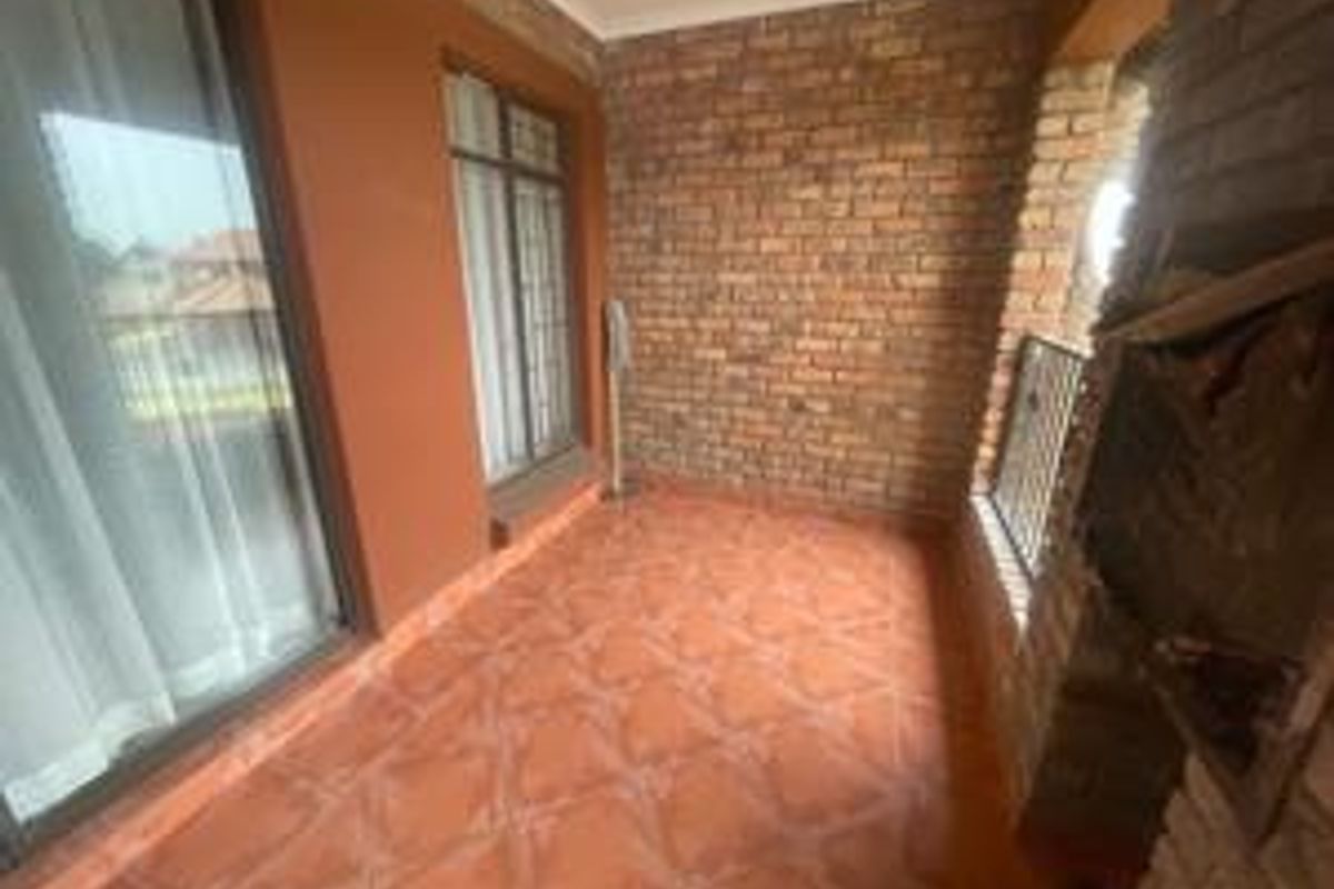 Your Dream Family Home Awaits in a Convenient Complex - Photo 4