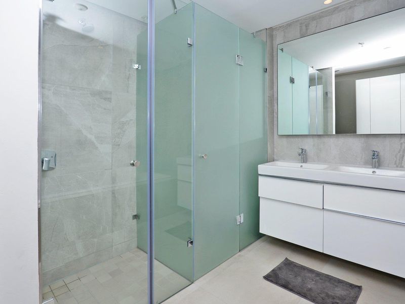 Furnished 2 bedroom apartment in 117 on Strand - Photo 10