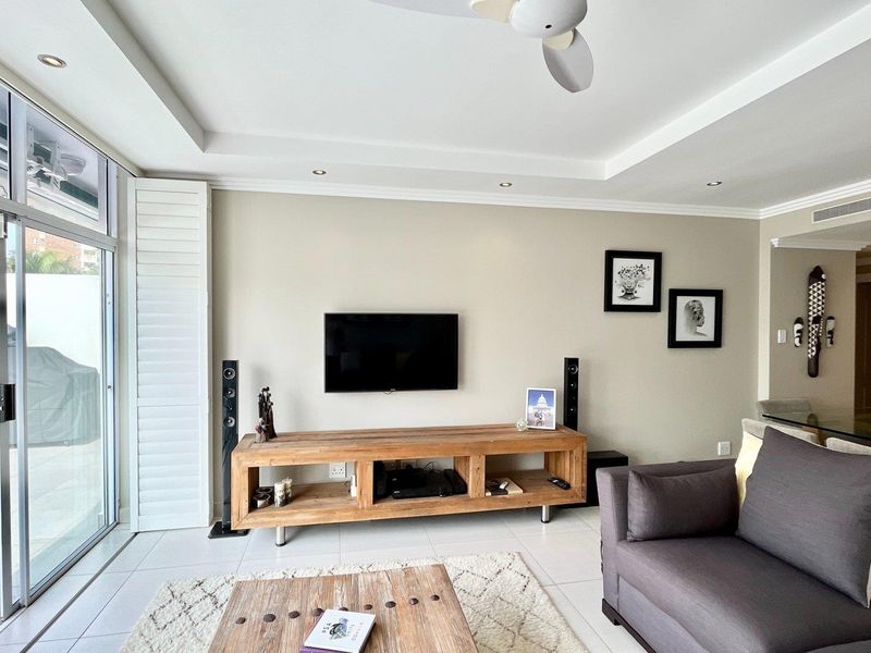 SPECTACULAR 3 BED APARTMENT in CENTRAL UMHLANGA - Photo 9