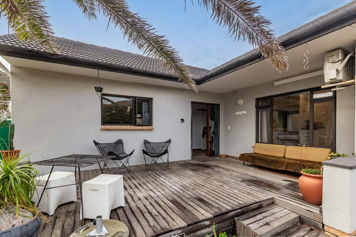 Charming 3-Bedroom Home with Separate Flatlet in Prime Location - Photo 5