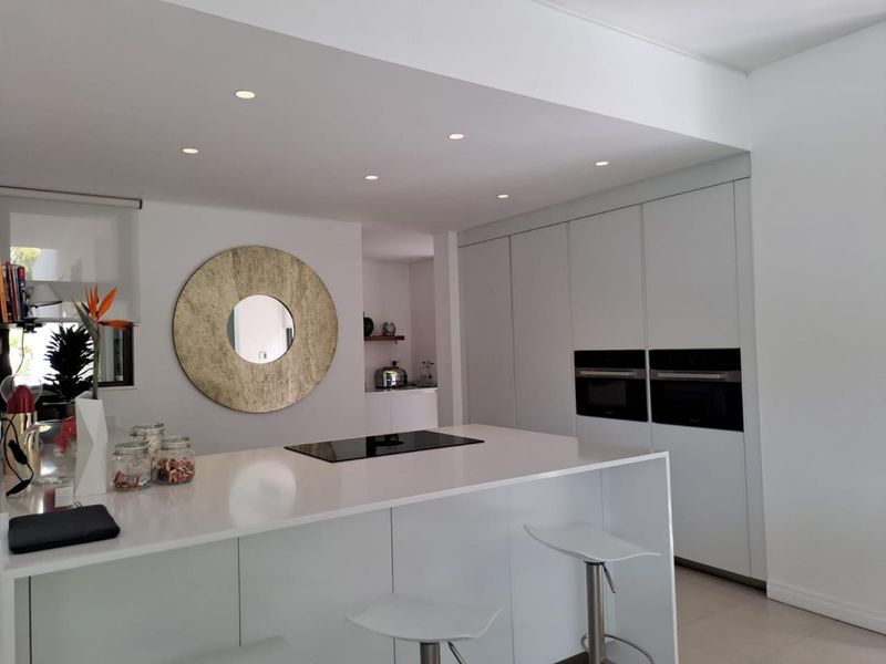 Exquisite Freestanding Villa with Family Golf Membership. - Photo 4