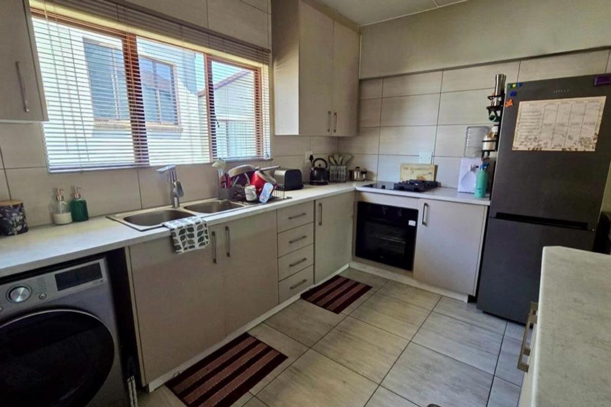 No transfer and bond costs.A perfect ground floor unit awaits you !!! - Photo 4