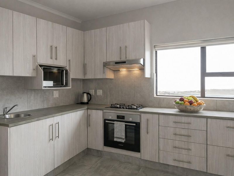 Modern 3-Bedroom Duet for Sale in Dana bay - Photo 5