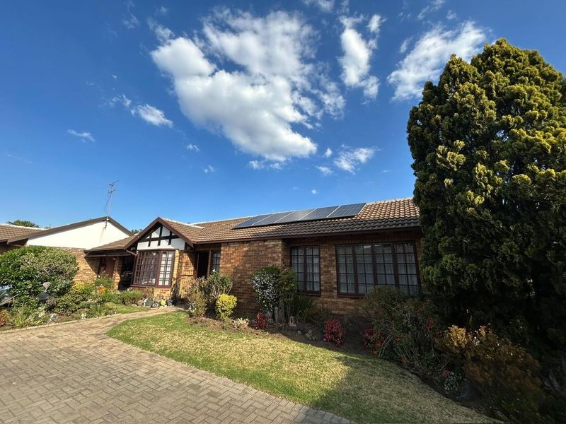 Pet Friendly Simplex For Sale In Goedeburg - Photo 3