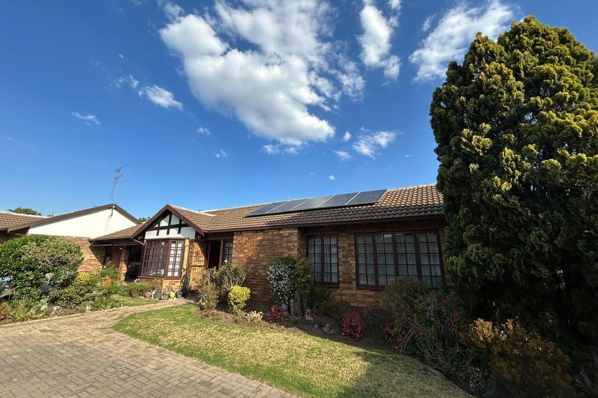 Pet Friendly Simplex For Sale In Goedeburg - Photo 3