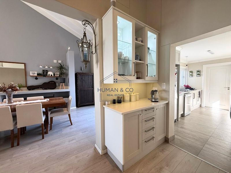 Modern and elegant 3-bedroom Home in Meersig - Photo 10