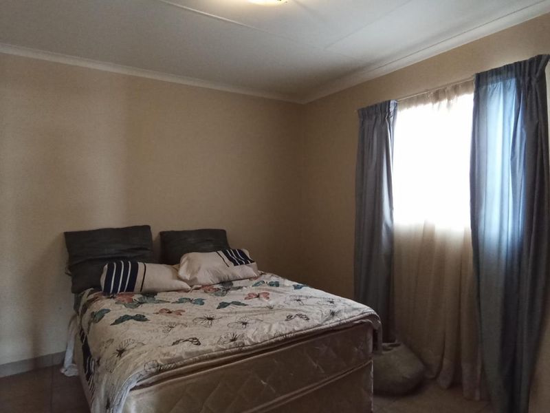 CENTURION - KOSMOSDAL - 3 BED = 2 BATH FULL TITLE HOUSE - Photo 10