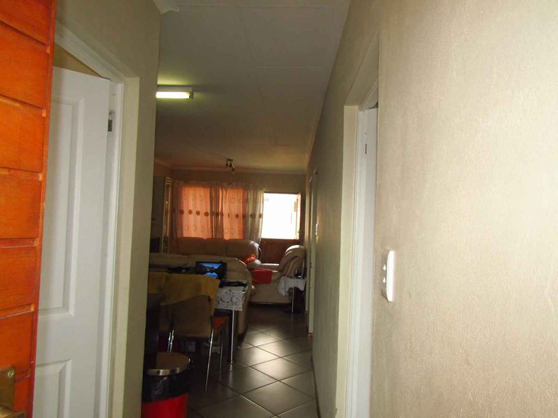 Three bedroom townhouse in Albertsdale - Photo 2