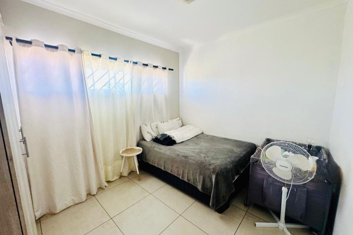 2 Bedroom Townhouse For Sale in Rocky Crest - Photo 5