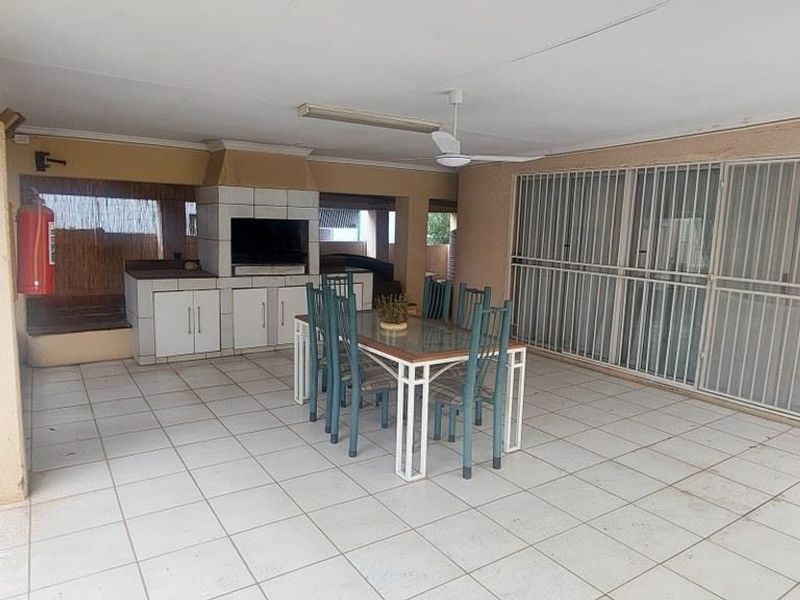 Multi-Dwelling Gem with Impressive Income Potential in Tulisa Park - Photo 6