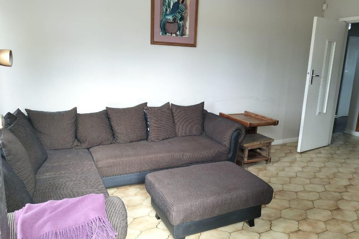 "Endless Potential: Spacious Home on Large Subdividable Plot" - Photo 3