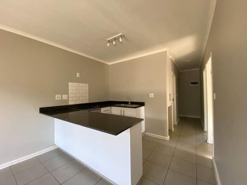 Pet Friendly Ground Floor Apartment - Photo 1