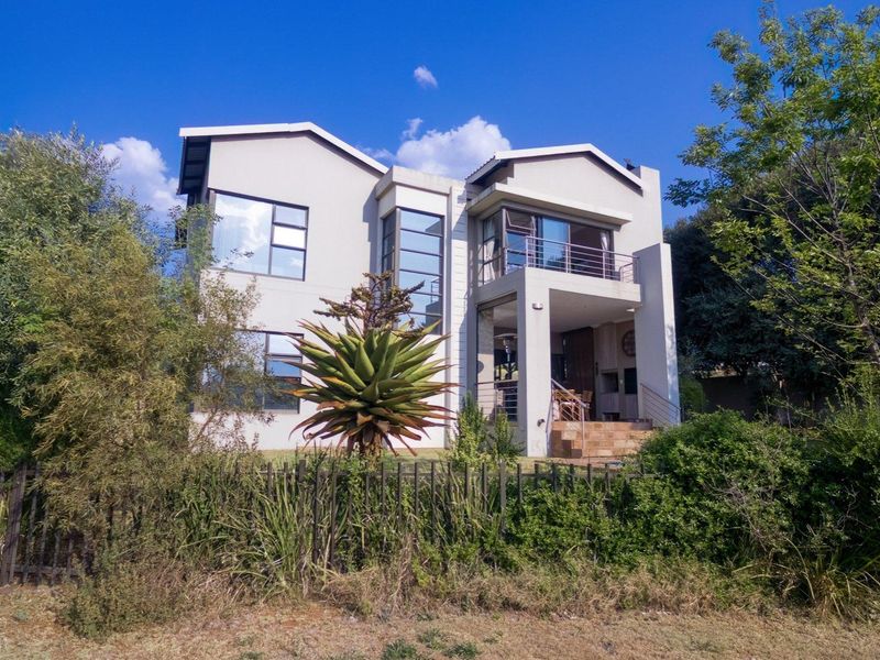 Luxury Meets Comfort: Stunning Estate in Eye of Africa!" - Photo 2