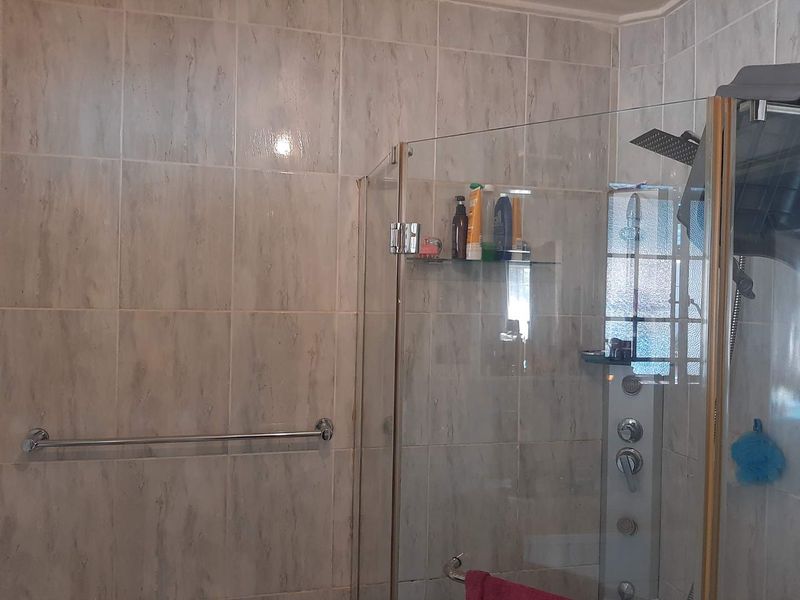 4 Bedroom House in Rewlatch - Photo 10