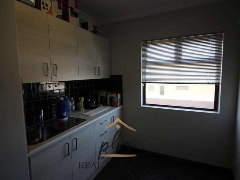 Various building on one large plot if for sale - Swakopmund (Industrial) - Photo 4