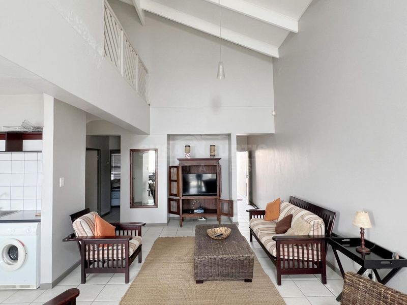 Top-Floor Apartment with Breathtaking Sea Views - Photo 2