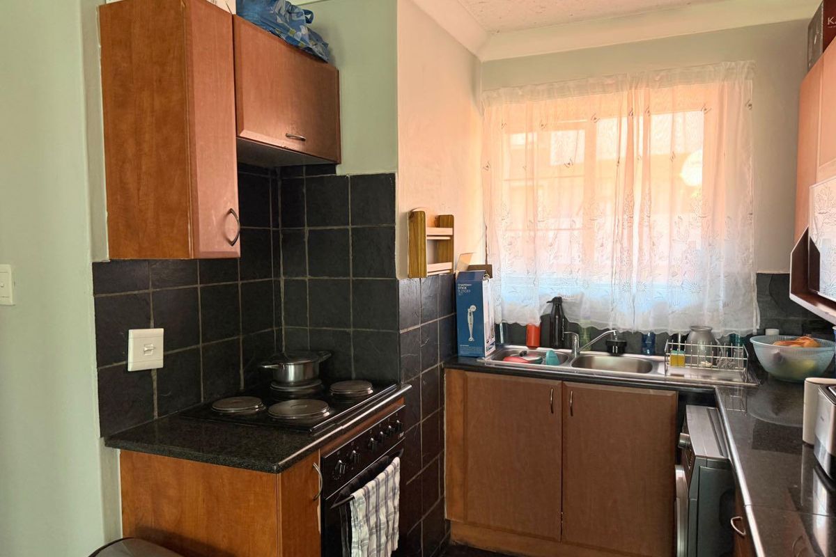 Ideal 1-Bedroom: Perfect for New Buyers or Investors! - Photo 4