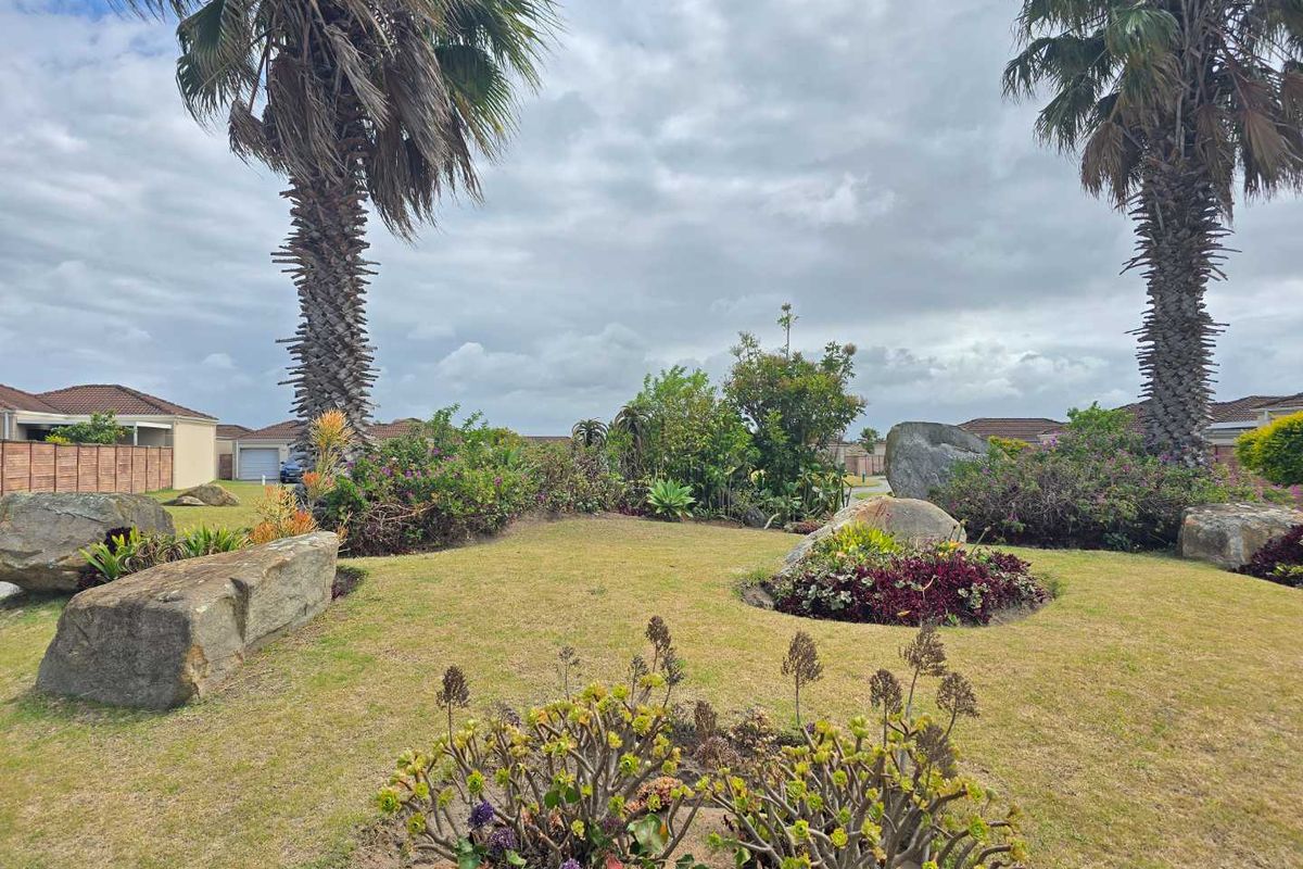 Neat & Move-In Ready 3-Bedroom Townhouse | Smallville Ridge, Morningside - Photo 3