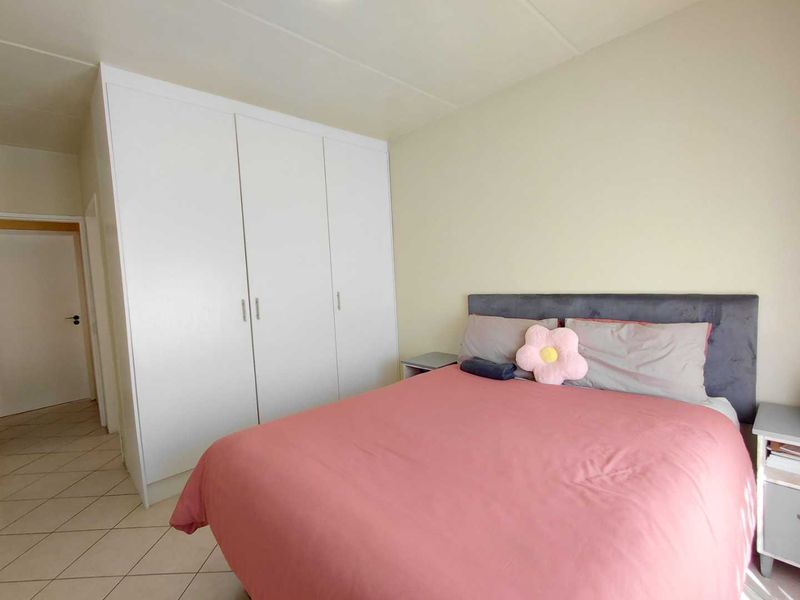 2 Bed 2 Bath Unit in Honeypark For Sale - Photo 9