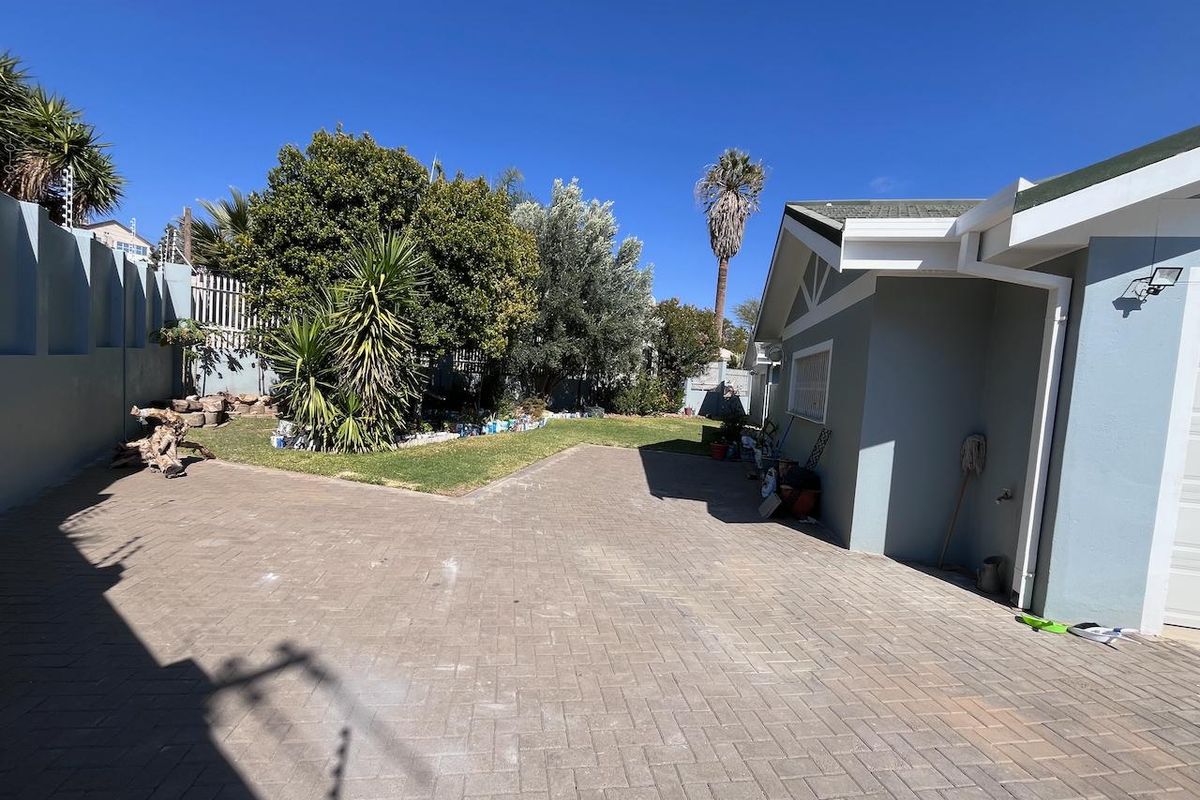 House For Sale in Klein Windhoek - Photo 2