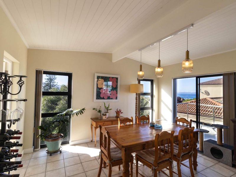 A Hilltop Sanctuary Above Walker Bay - Photo 5