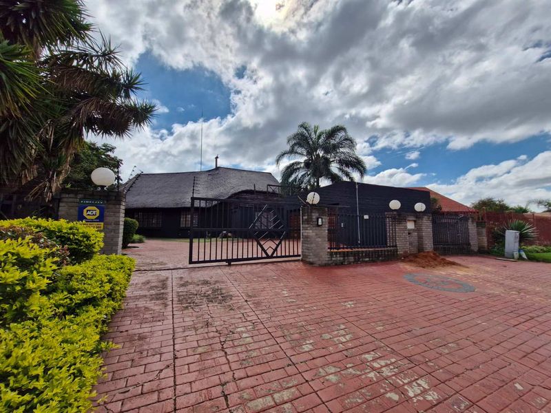 3 Bedroom House for sale in Karenpark - Photo 3