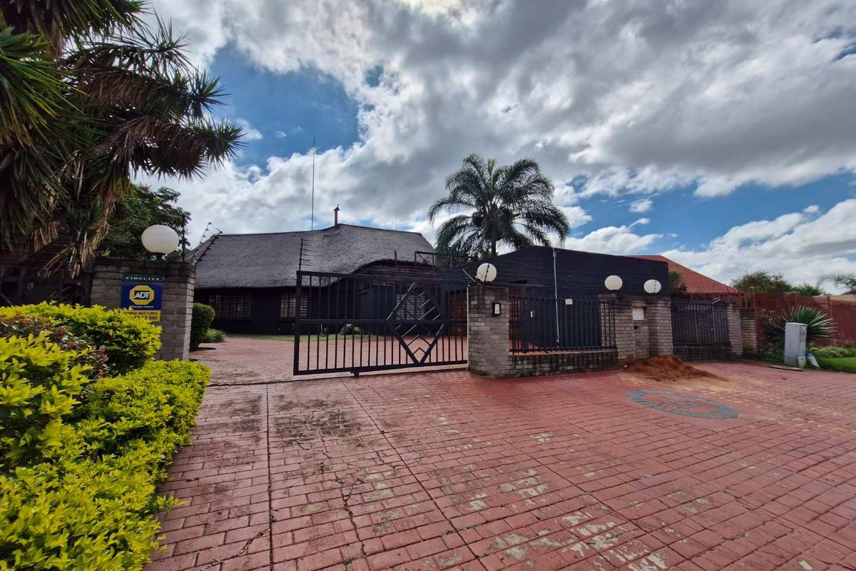 3 Bedroom House for sale in Karenpark - Photo 3