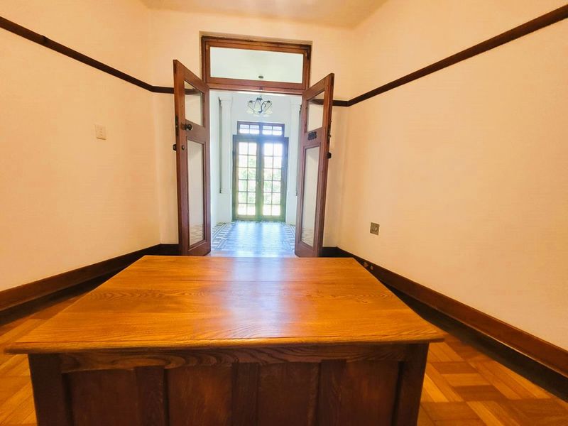 Lovely Family Home in Glenwood - Photo 5