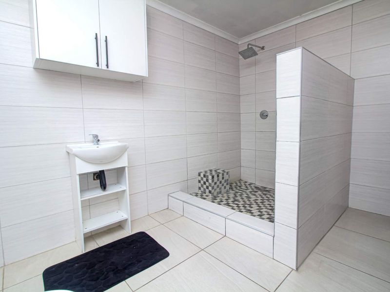 Bring Your Vision to Life in This Spacious 5 Bedroom Family Home - Photo 5