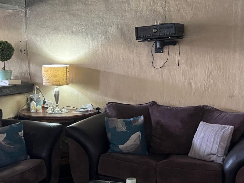 Eye catching and very different home with Cement domed roof. - Photo 7